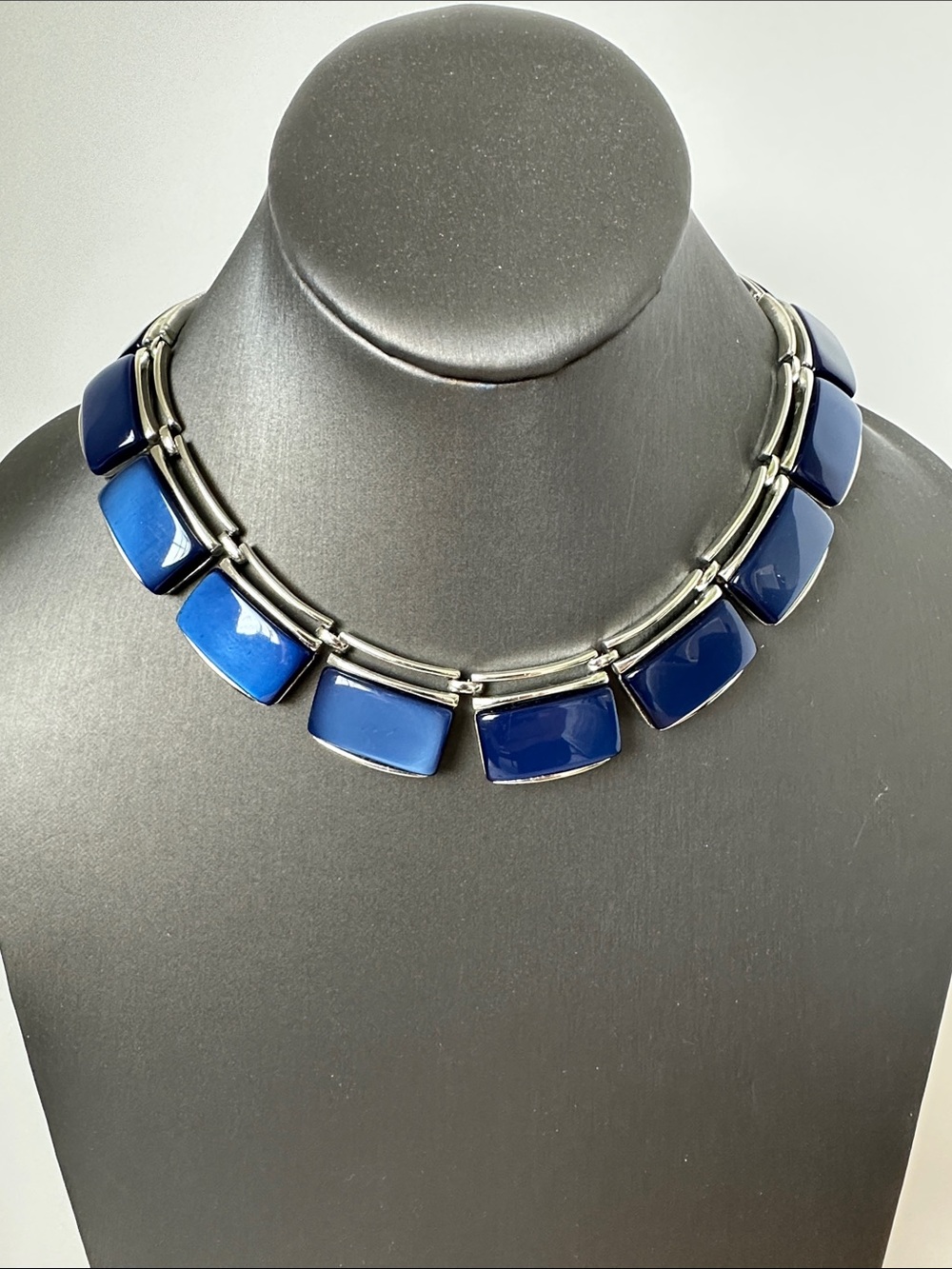 VTG Signed LISNER Cobalt Blue Thermoset Choker Necklace 1950s Mid Century Modern